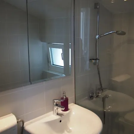 Perla Vacation Semesterbostad Sutivan